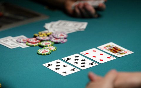 Here’s what I learnt during my first poker month in the internet