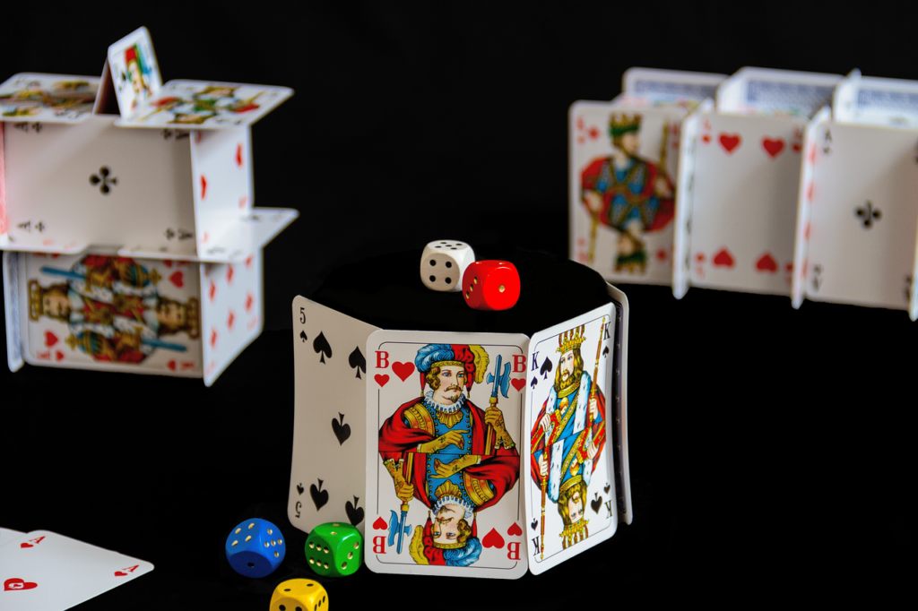 Some of the basic things to know about the poker game